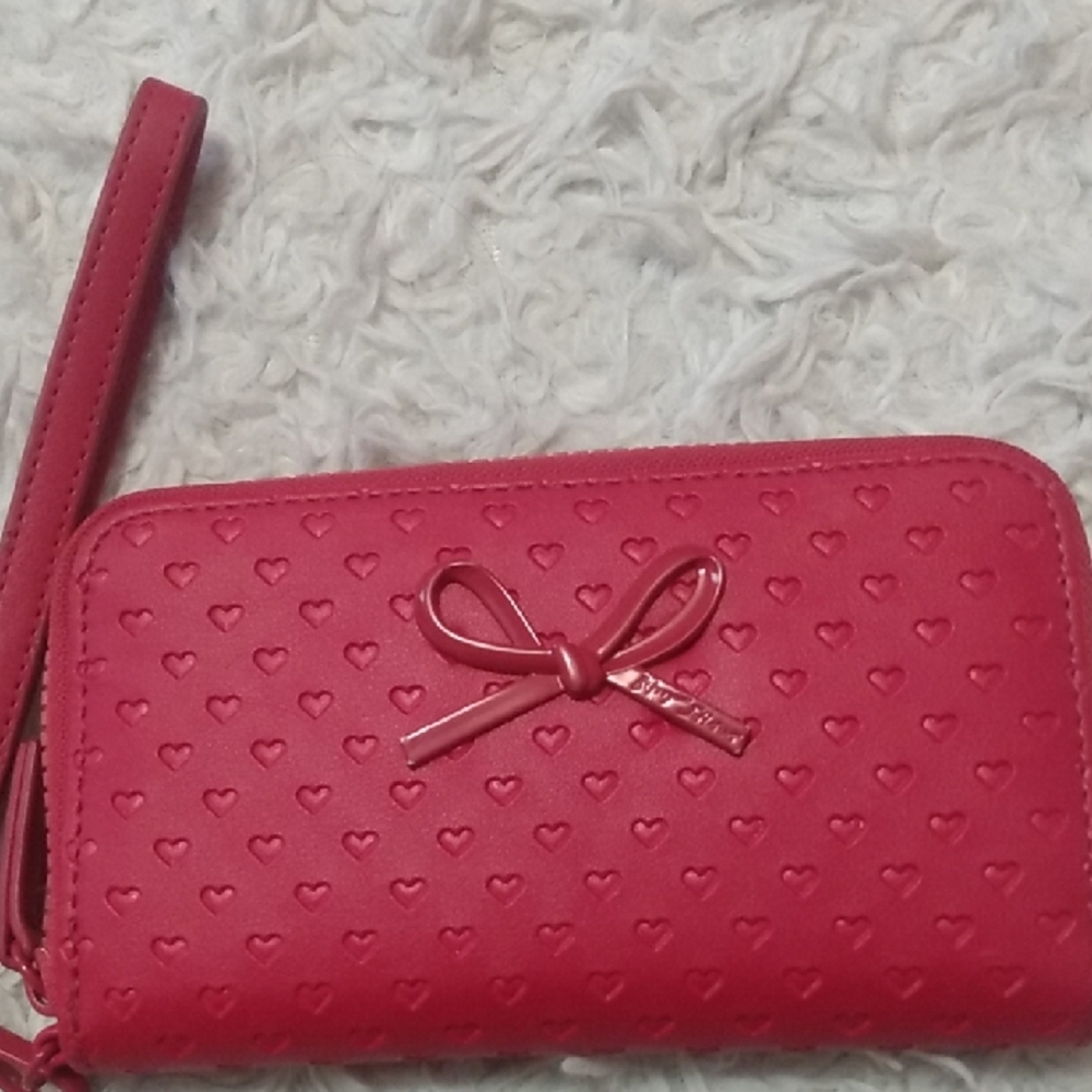 Betsey Johnson                      Red Heart-Patterned Wristlet